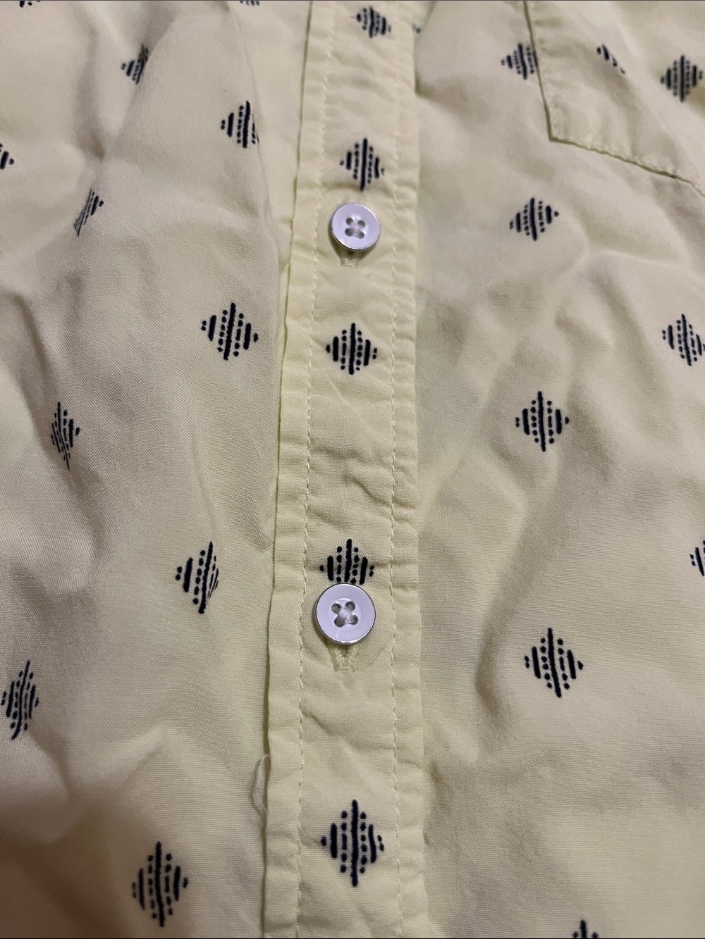 Banana Republic Sleeveless Pale Yellow Button-Down with Navy Diamond Print - Picture 5 of 6